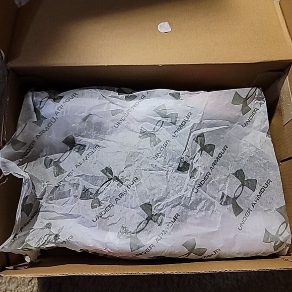 Under Armour UA Charged Assert 10 Women Size 6 Purple Athletic Shoes 3026179 NIB - Picture 6 of 6